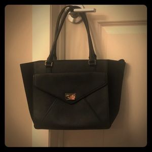 Kate Spade black purse ♠️ open for offers!
